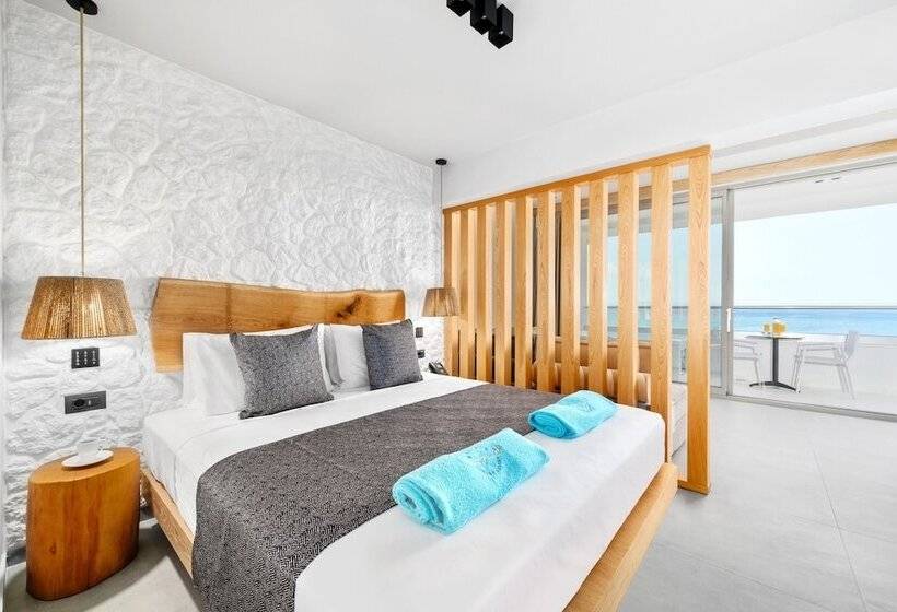 בית מלון כפרי Emily S Luxury Suites