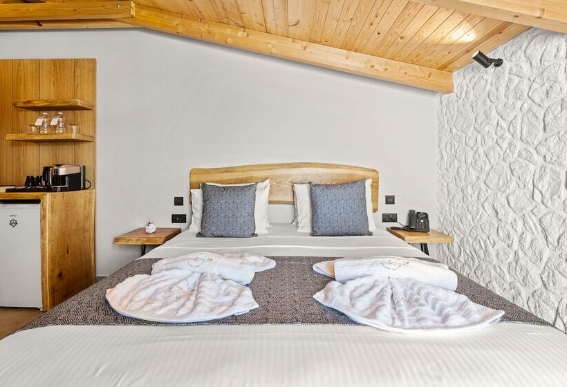 בית מלון כפרי Emily S Luxury Suites