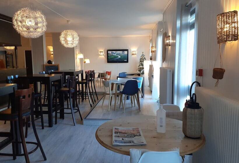 Отель Fuzei Hôtel Lorient Lanester