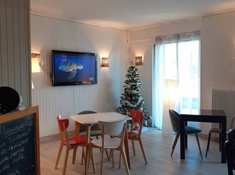 Отель Fuzei Hôtel Lorient Lanester