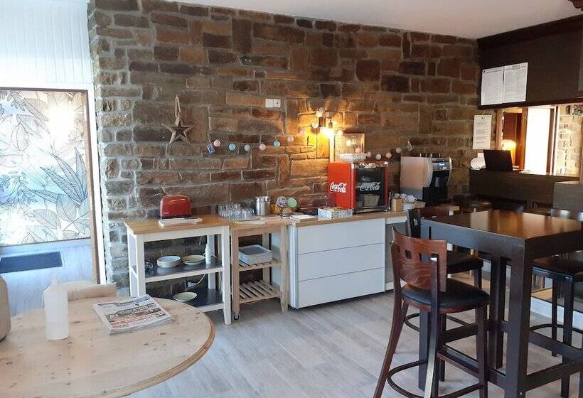 Отель Fuzei Hôtel Lorient Lanester