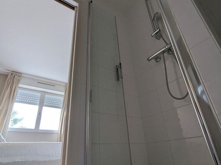 Отель Fuzei Hôtel Lorient Lanester