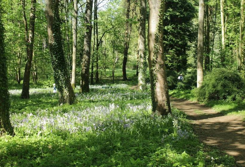 Отель Garden Barn