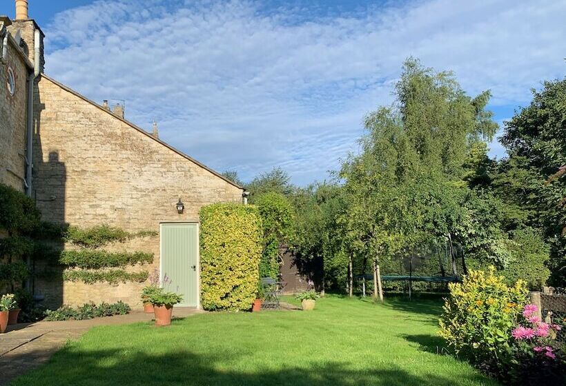 Отель Garden Barn