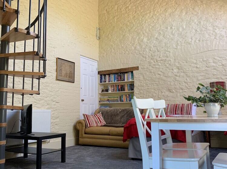 Отель Garden Barn