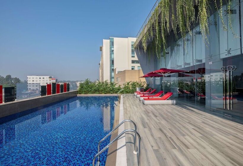 Отель Radisson Red Chandigarh Mohali