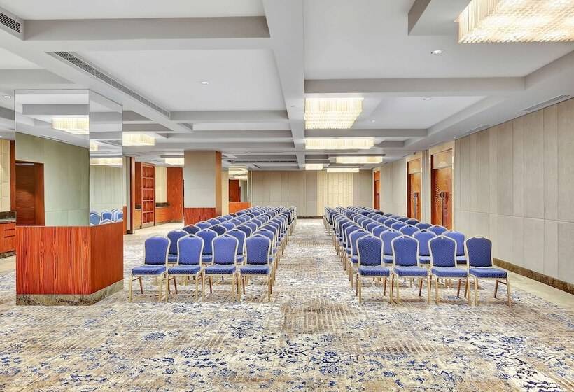 Отель Radisson Red Chandigarh Mohali