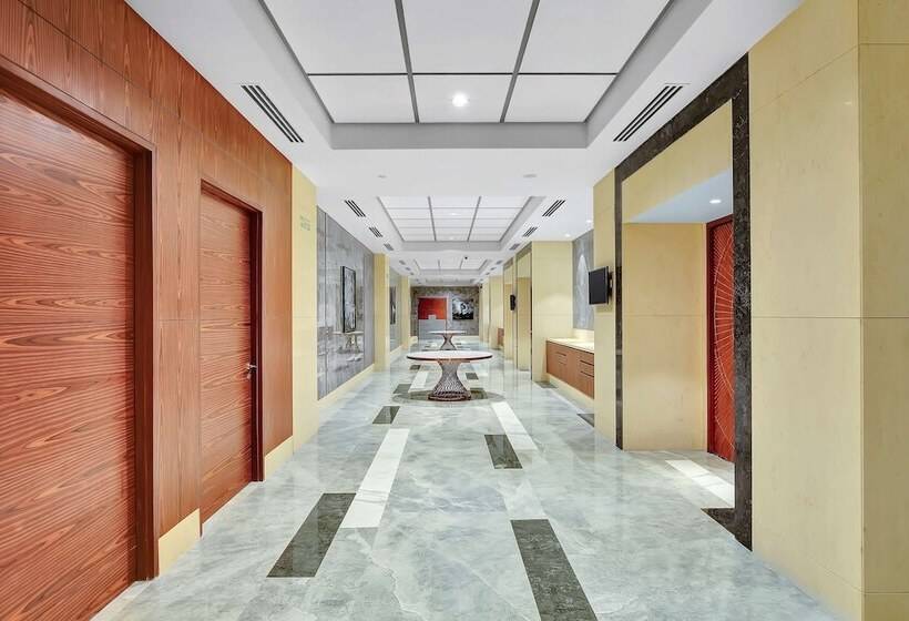 Отель Radisson Red Chandigarh Mohali