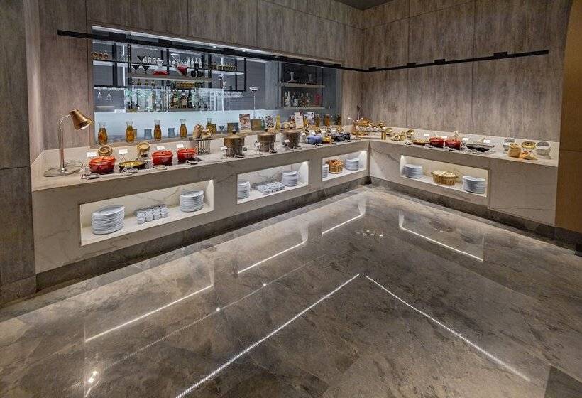 Отель Radisson Red Chandigarh Mohali