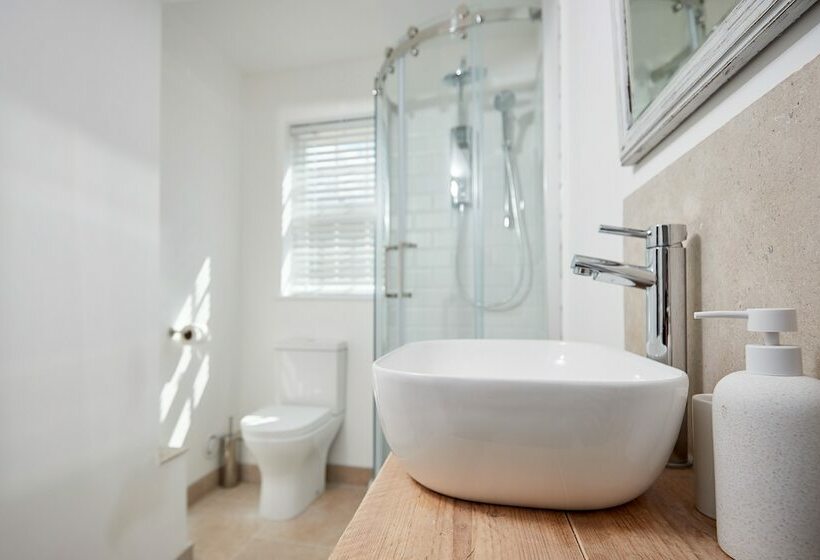 Lovely Quiet Cottage In Kemerton!