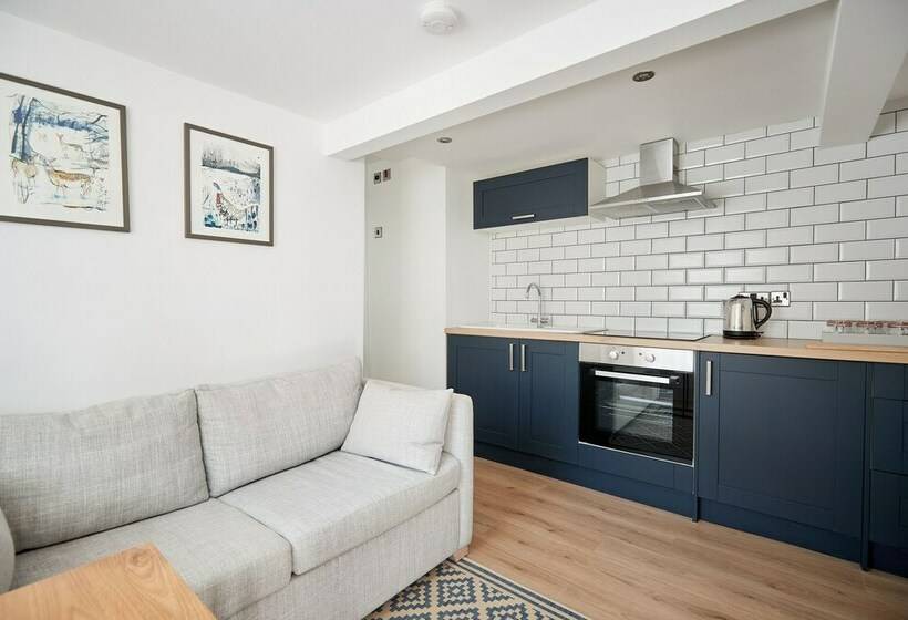 Lovely Quiet Cottage In Kemerton!