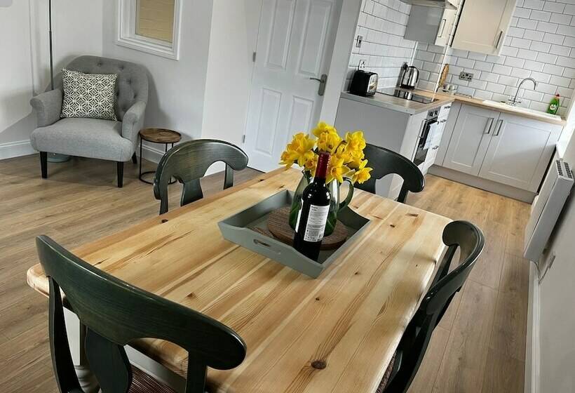 Lovely Quiet Cottage In Kemerton!