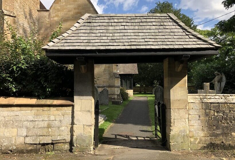 Lovely Quiet Cottage In Kemerton!