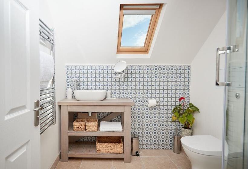 Lovely Quiet Cottage In Kemerton!