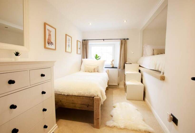 Luxury Thatched Country Cottage   Dartmoor, Devon