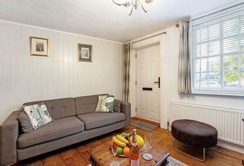 No. 32 Upper High Street Westgatecottage