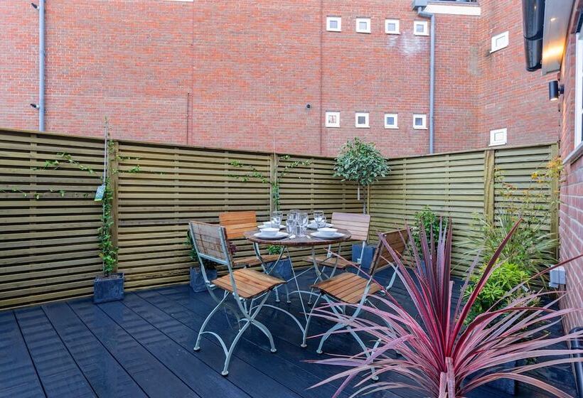 No. 32 Upper High Street Westgatecottage