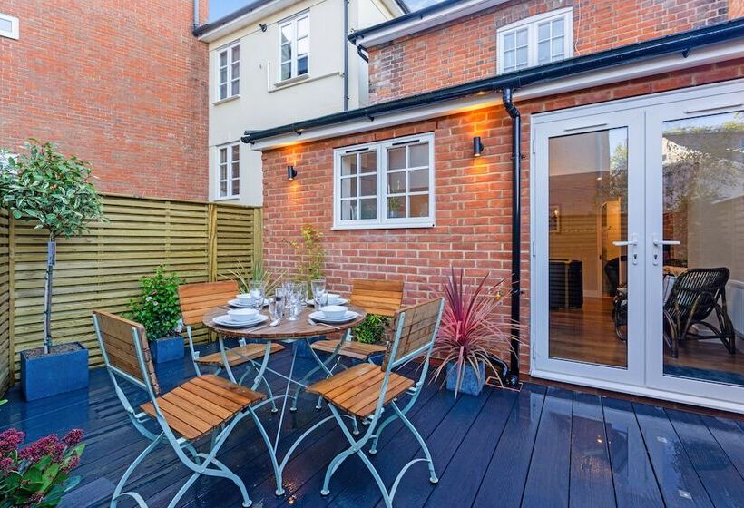 No. 32 Upper High Street Westgatecottage