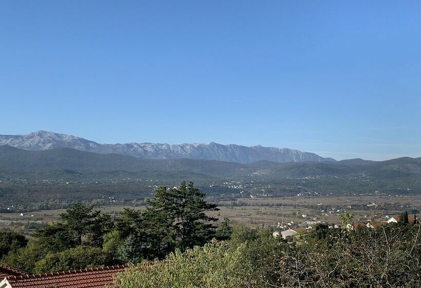 بنسيون Imotski Blaue See Apartments , Pool