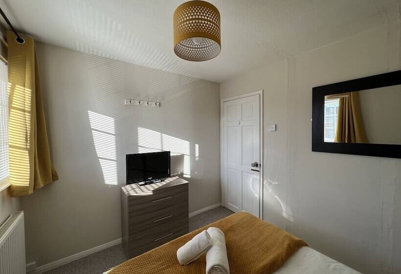 بنسيون Lancaster Close Serviced Accommodation