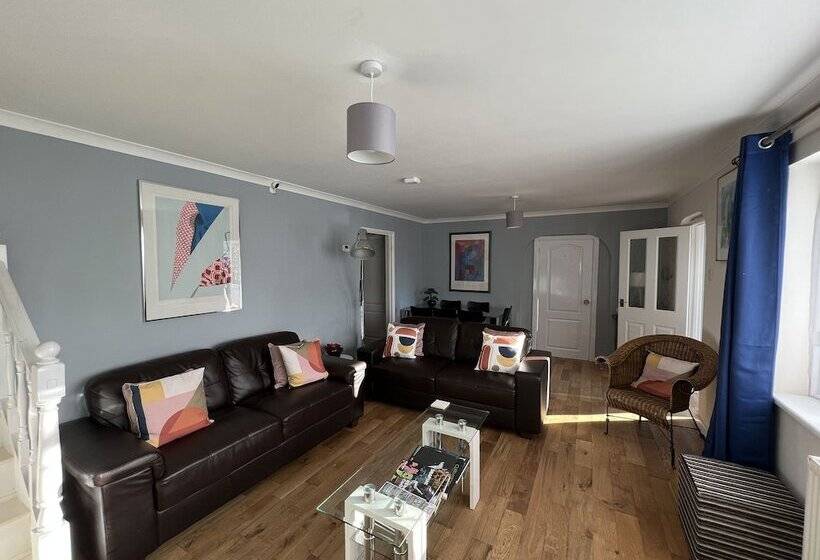 بنسيون Lancaster Close Serviced Accommodation