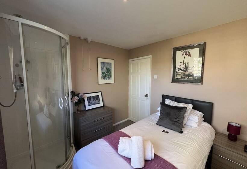 بنسيون Lancaster Close Serviced Accommodation