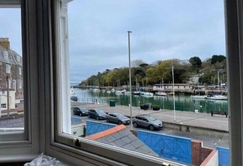 פנסיון Seascape Guest House