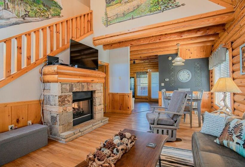 Private Hot Tub Table Arcade And High Speed Internet 2 Minutes From The Parkway