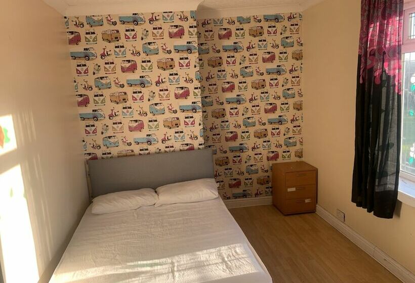 Резиденция Beautiful 5 Bed Farm Accommodation