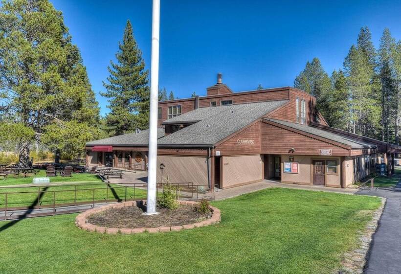Truckee Pines Retreat Game Room & Forest Views