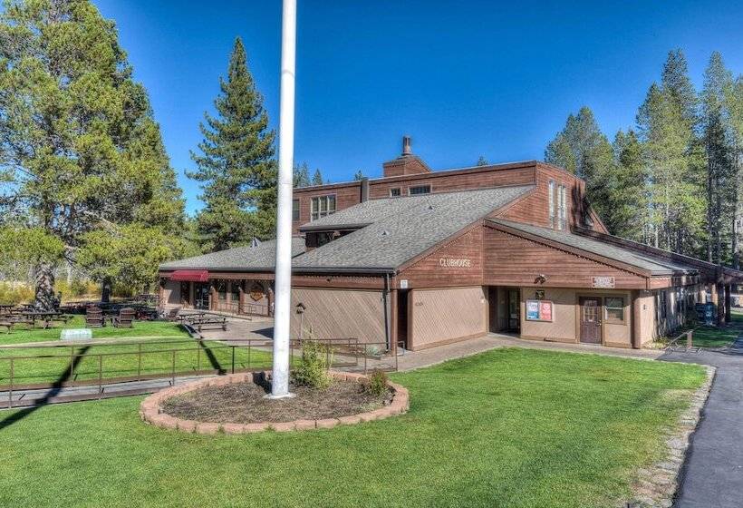 Truckee Pines Retreat Game Room & Forest Views