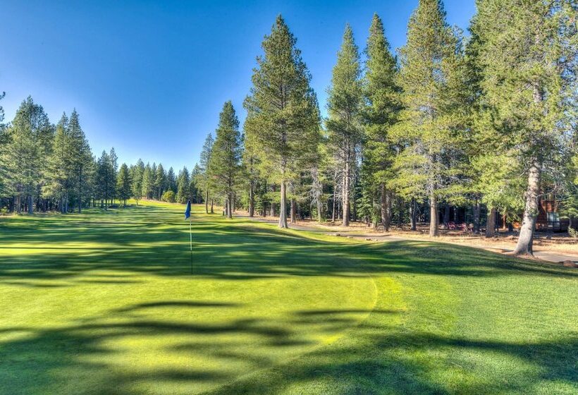 Truckee Pines Retreat Game Room & Forest Views