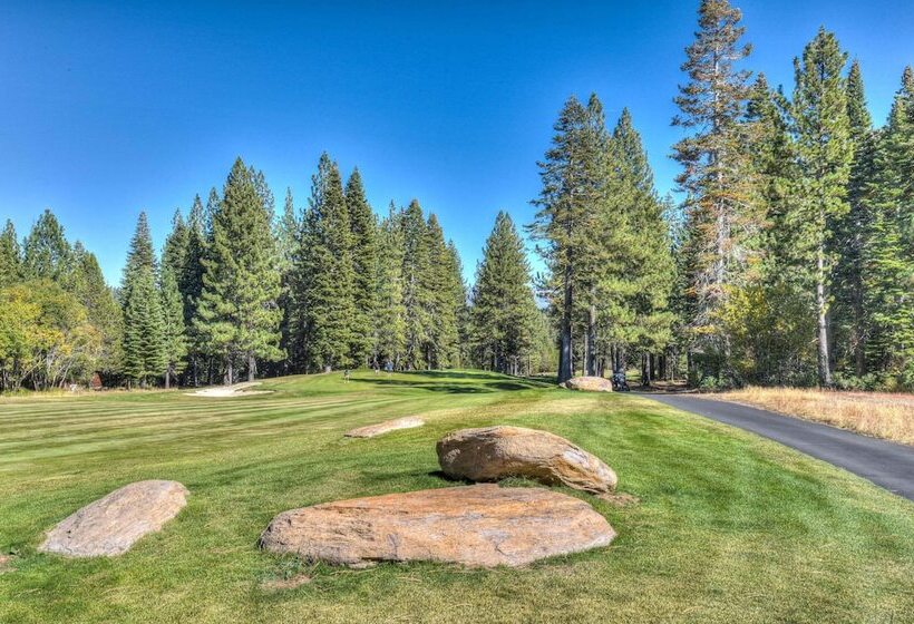 Truckee Pines Retreat Game Room & Forest Views