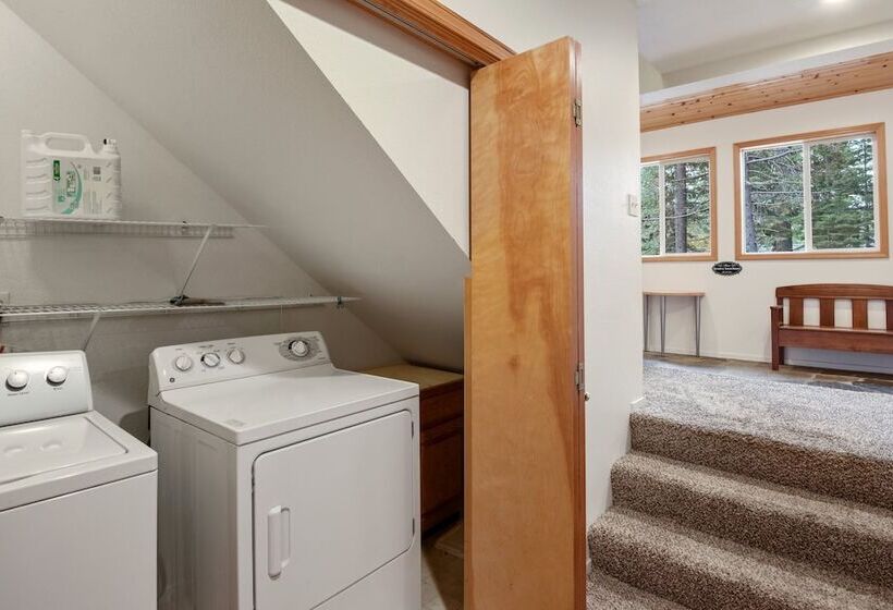 Truckee Pines Retreat Game Room & Forest Views