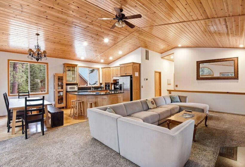 Truckee Pines Retreat Game Room & Forest Views