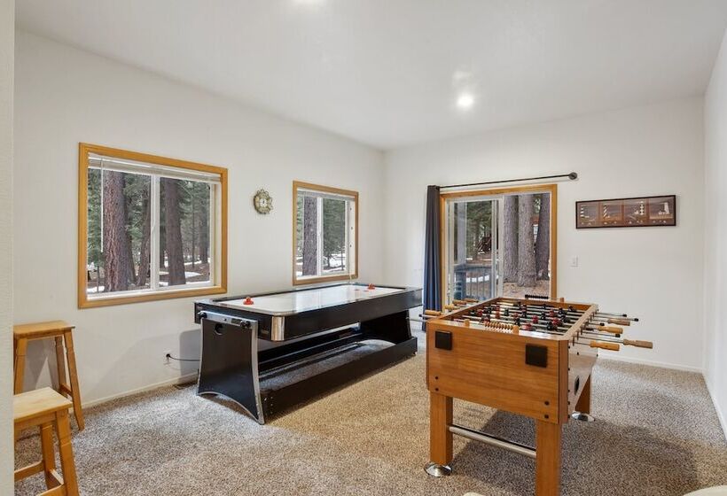 Truckee Pines Retreat Game Room & Forest Views