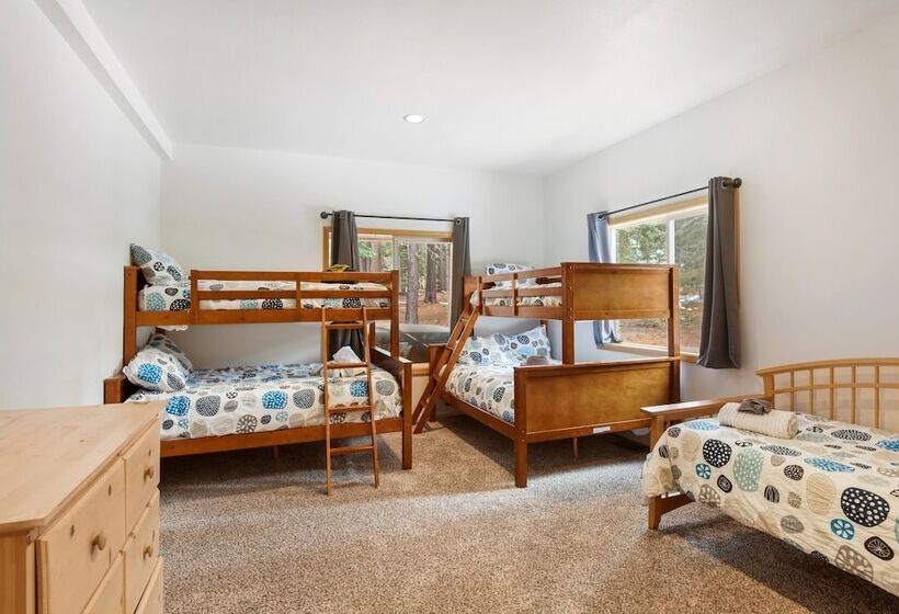 Truckee Pines Retreat Game Room & Forest Views