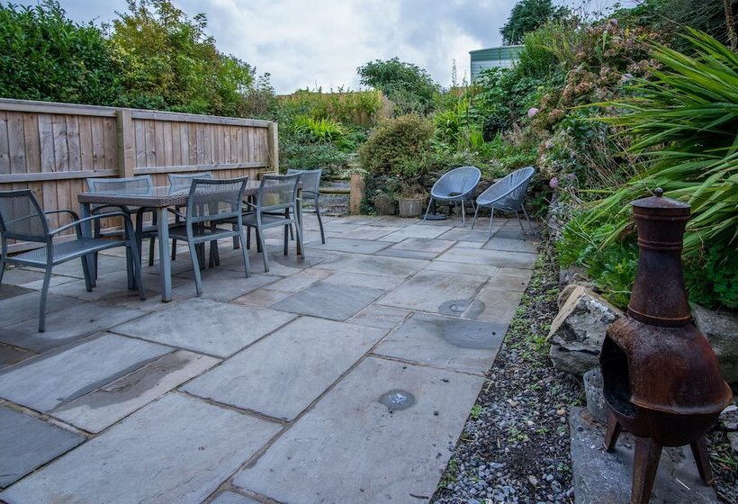 Angle Adventures   4 Bed Cottage   Angle