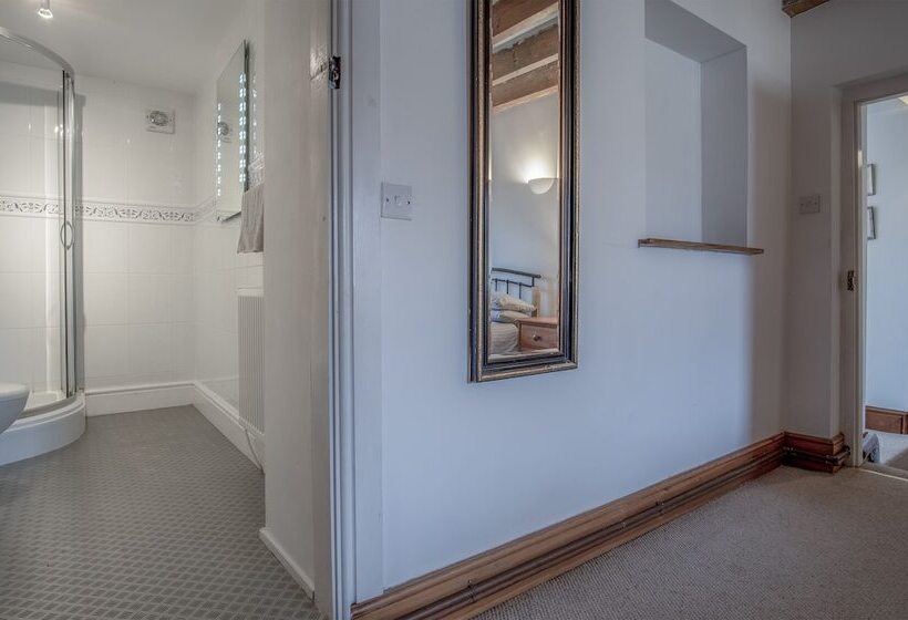 Angle Adventures   4 Bed Cottage   Angle