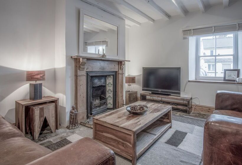 Angle Adventures   4 Bed Cottage   Angle