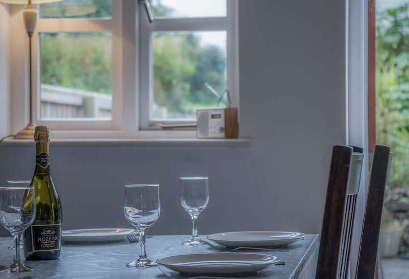 Angle Adventures   4 Bed Cottage   Angle