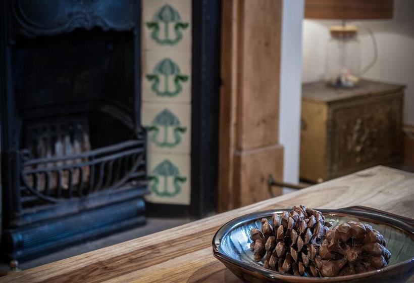 Angle Adventures   4 Bed Cottage   Angle