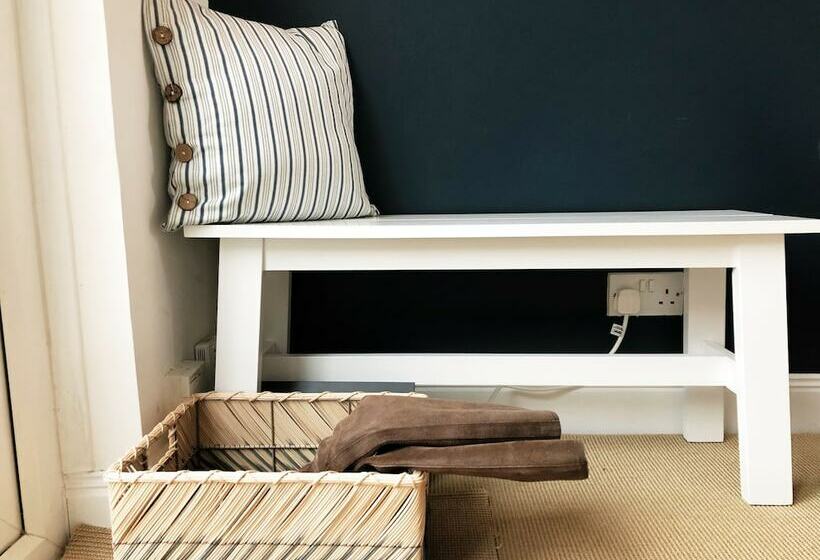 Beautiful Modern Cottage By The Sea In Scotland