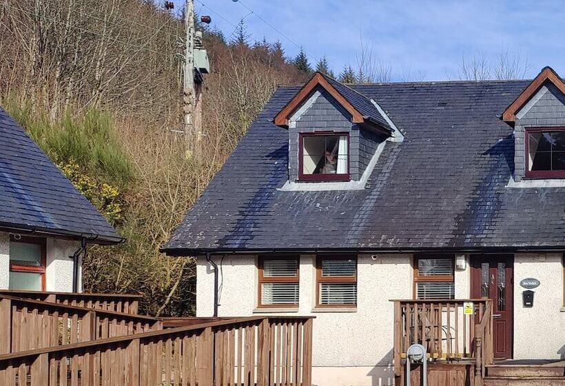 Ben Lomond Cottage   Loch Lomond And Arrochar Alps