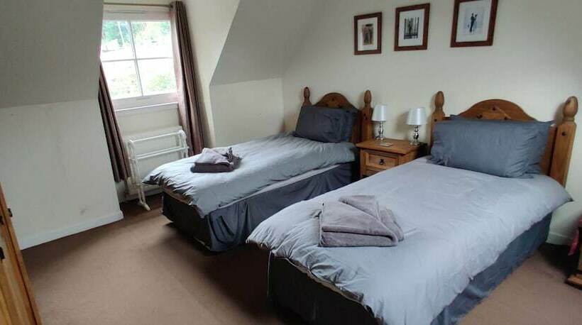 Ben Lomond Cottage   Loch Lomond And Arrochar Alps