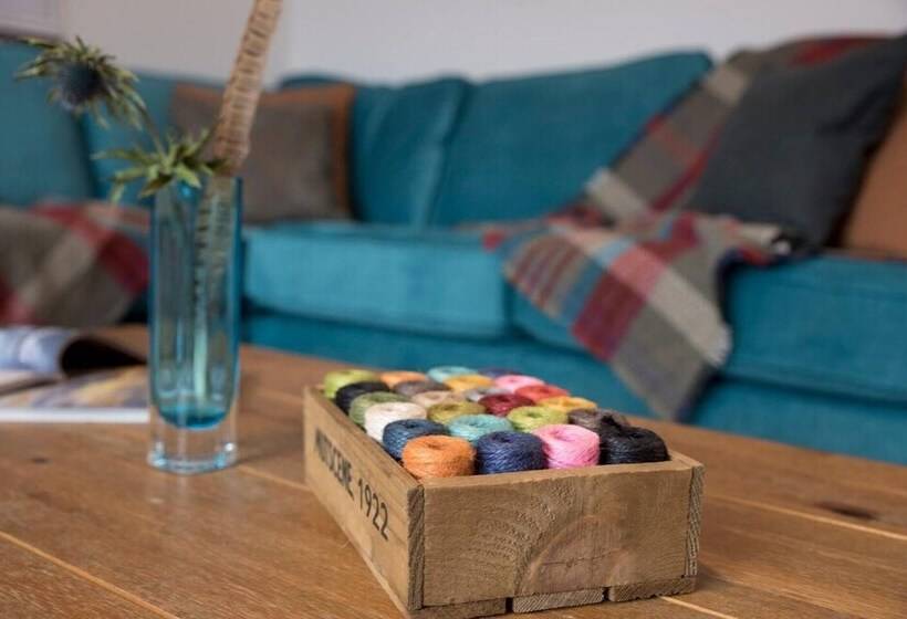 Dalveich Cottage W/hot Tub & Stunning Views