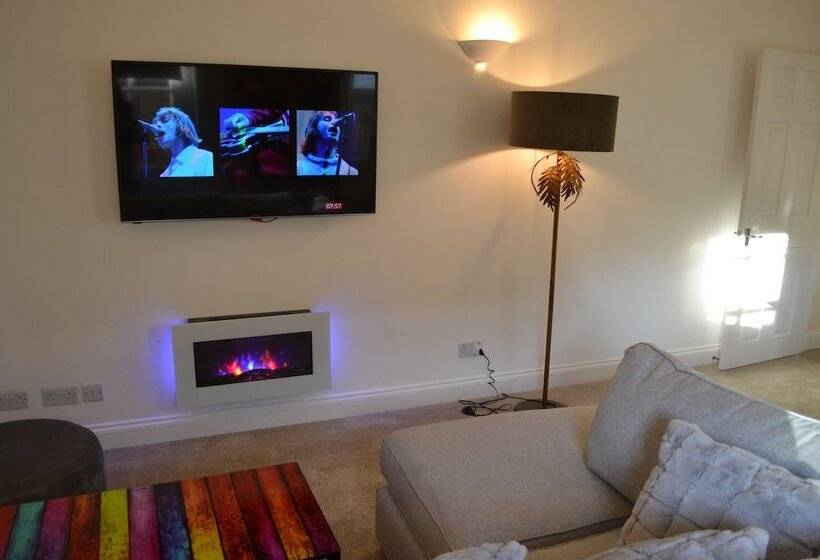 Frinton Escapes  The Cottage