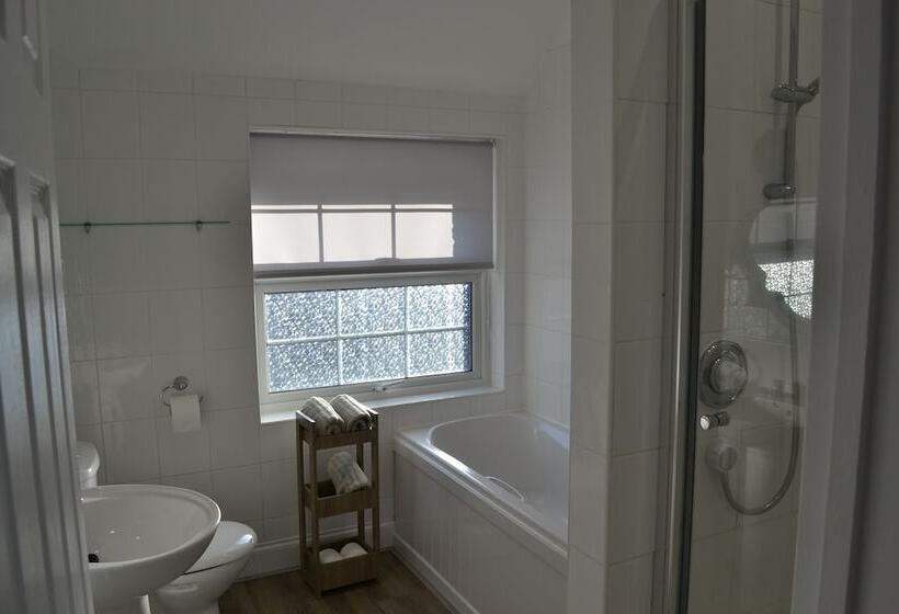 Frinton Escapes  The Cottage