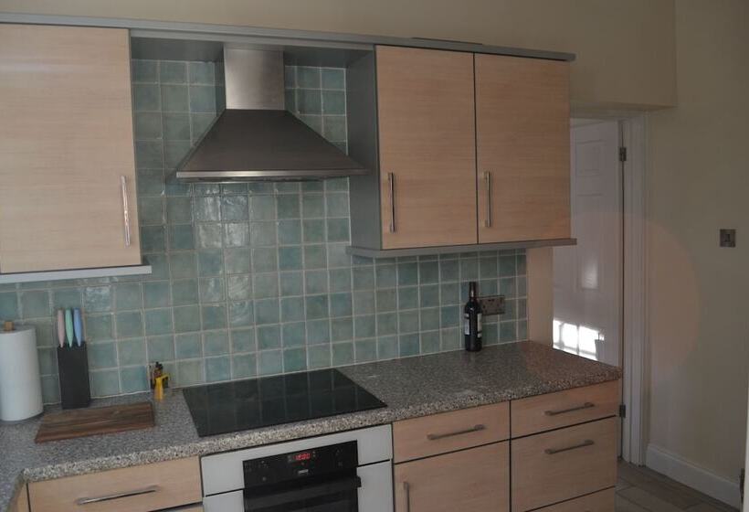 Frinton Escapes  The Cottage