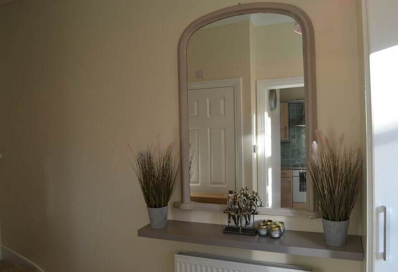 Frinton Escapes  The Cottage